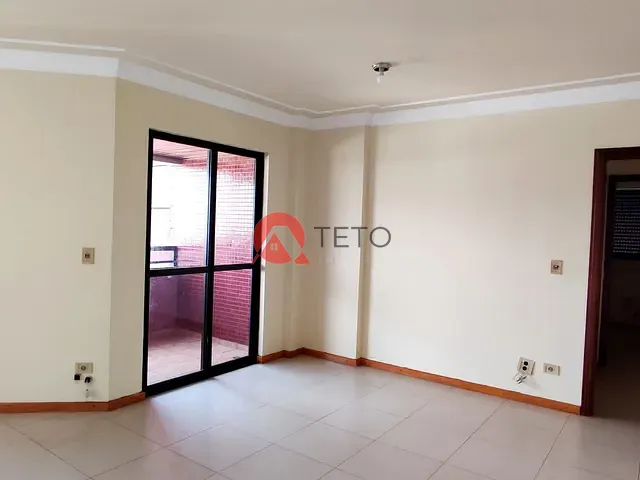 Apartamento 3 quartos e 2 banheiros, à venda, no bairro Zona 07 em Maringá