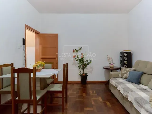 Apartamento com 75m² 2 quartos e 1 banheiro, à venda, no bairro Centro em Curitiba