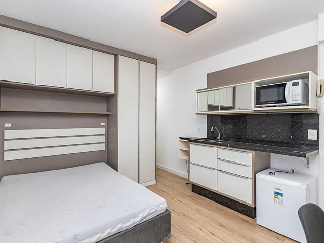 Studio 1 quarto e 1 banheiro, para alugar, no bairro Rebouças em Curitiba