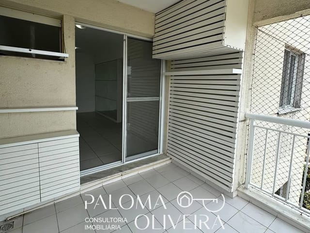 Apartamento 2 quartos e 1 banheiro, à venda ou para alugar, no bairro Jacarepaguá em Rio de Janeiro