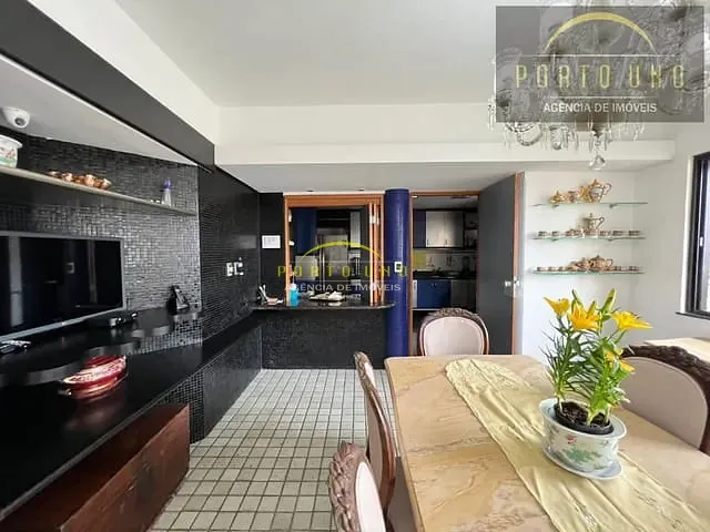 Apartamento com 325m² 4 quartos e 4 banheiros, à venda, no bairro Rio Vermelho em Salvador