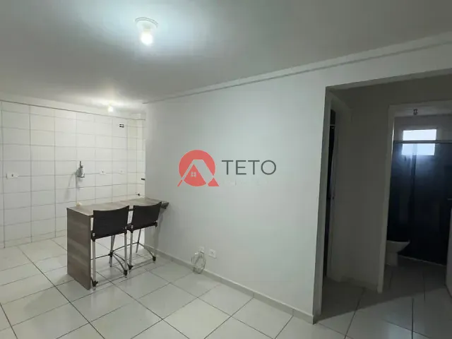 Apartamento 2 quartos e 1 banheiro, à venda ou para alugar, no bairro Parque Tarumã em Maringá