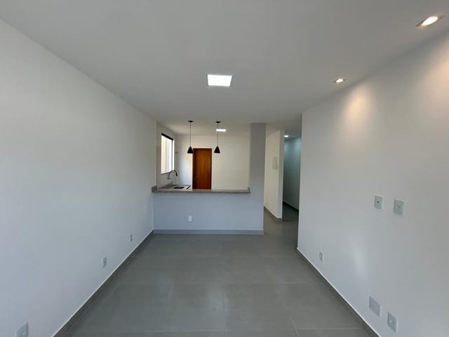 Apartamento 2 quartos e 2 banheiros, à venda, no bairro Jardim Atlântico Central (Itaipuaçu) em Maricá