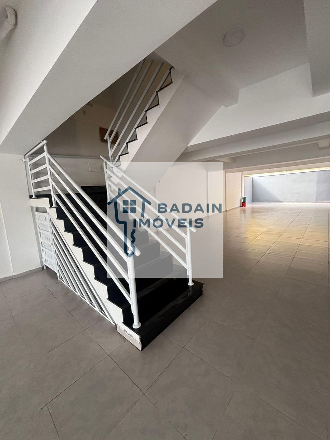 Apartamento à venda com 2 quartos, 100m² - Foto 3