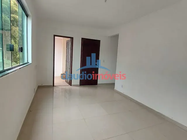 Apartamento 2 quartos e 2 banheiros, à venda ou para alugar, no bairro Santa Rosa em Barra Mansa