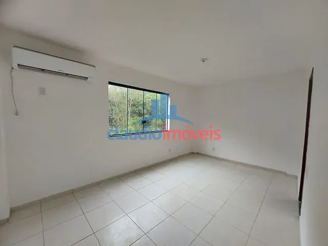 Apartamento 2 quartos e 2 banheiros, à venda ou para alugar, no bairro Santa Rosa em Barra Mansa