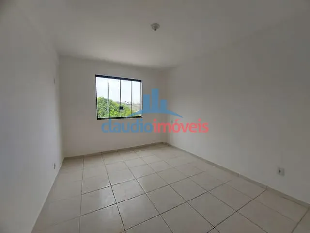Apartamento 2 quartos e 2 banheiros, à venda ou para alugar, no bairro Santa Rosa em Barra Mansa