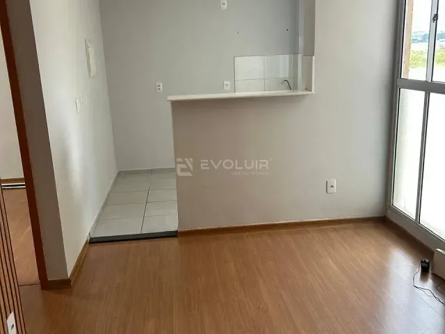 Apartamento 2 quartos e 1 banheiro, para alugar, no bairro Zona Industrial Pedro Abrão em Goiânia