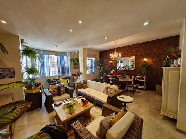 Apartamento com 104m² 2 quartos e 2 banheiros, à venda, no bairro Copacabana em Rio de Janeiro