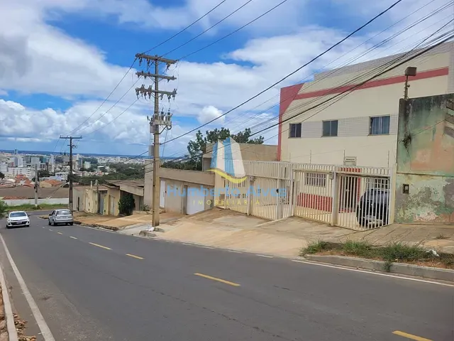 Apartamento 2 quartos e 2 banheiros, à venda, no bairro Candeias em Vitória da Conquista