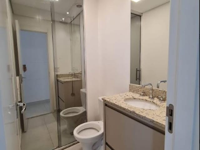 Apartamento 2 quartos e 2 banheiros, para alugar, no bairro Dezoito do Forte Empresarial/Alphaville. em Barueri