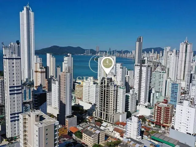 Apartamento 3 quartos e 4 banheiros, à venda, no bairro Pioneiros em Balneário Camboriú