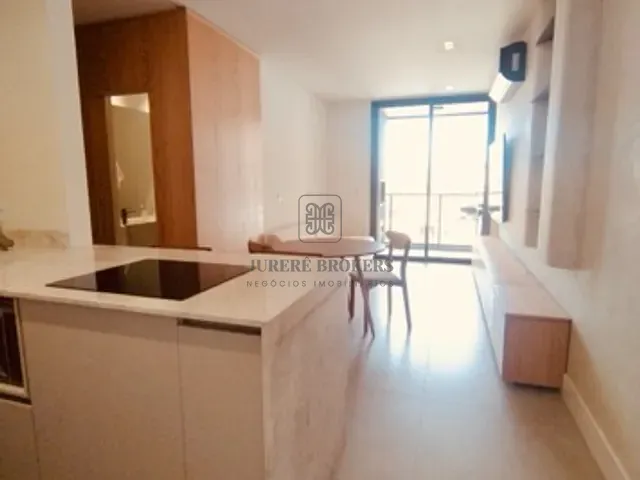 Apartamento com 94m² 2 quartos e 3 banheiros, à venda, no bairro Jurerê em Florianópolis