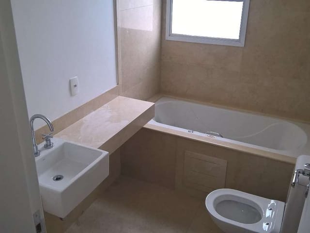 Apartamento 4 quartos e 2 banheiros, à venda, no bairro Moema em São Paulo