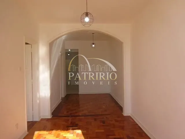 Apartamento 3 quartos e 2 banheiros, para alugar, no bairro Humaitá em Rio de Janeiro