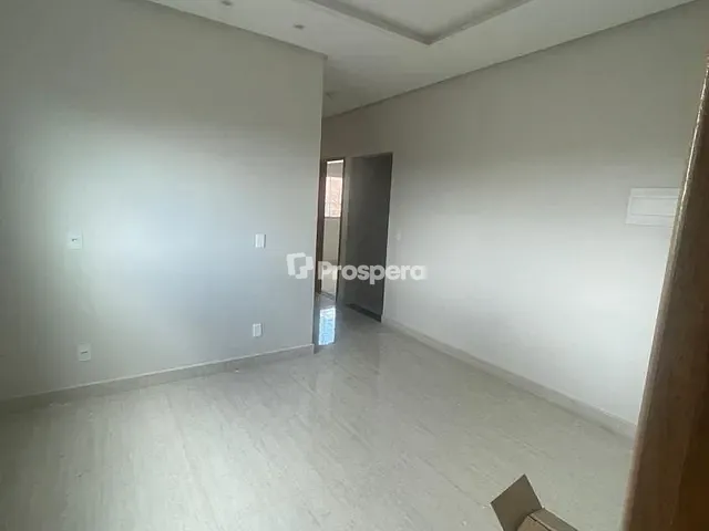 Apartamento 2 quartos e 1 banheiro, à venda, no bairro Parque Brasília em Anápolis