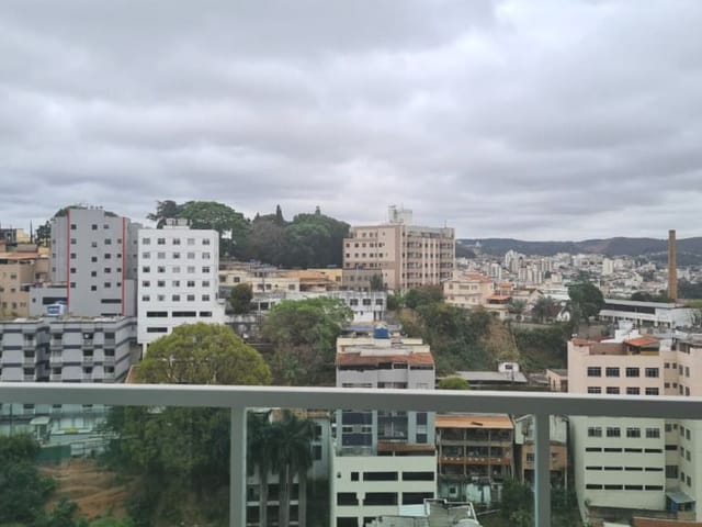 Apartamento 3 quartos e 4 banheiros, à venda, no bairro Jardim Glória em Juiz de Fora