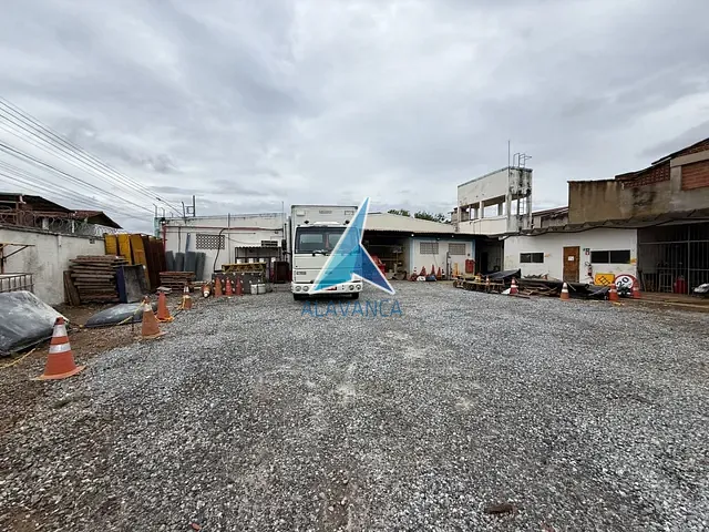 Galpão / Barracão com 1588m², para alugar, no bairro Santa Rita em Governador Valadares