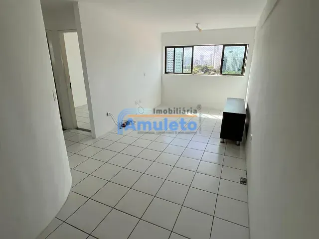 Apartamento 2 quartos e 2 banheiros, para alugar, no bairro Torre em Recife