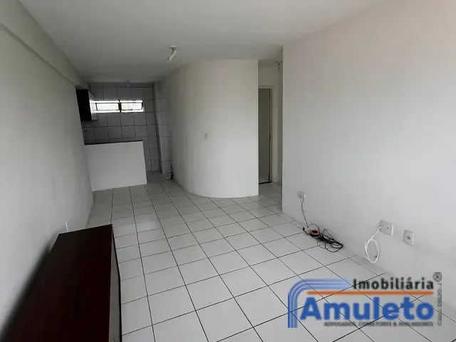 Apartamento 2 quartos e 2 banheiros, para alugar, no bairro Torre em Recife