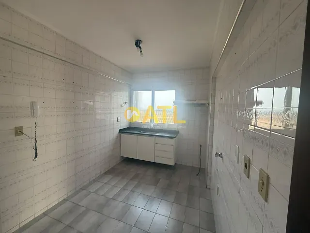 Apartamento 3 quartos e 3 banheiros, para alugar, no bairro Centro em Ourinhos