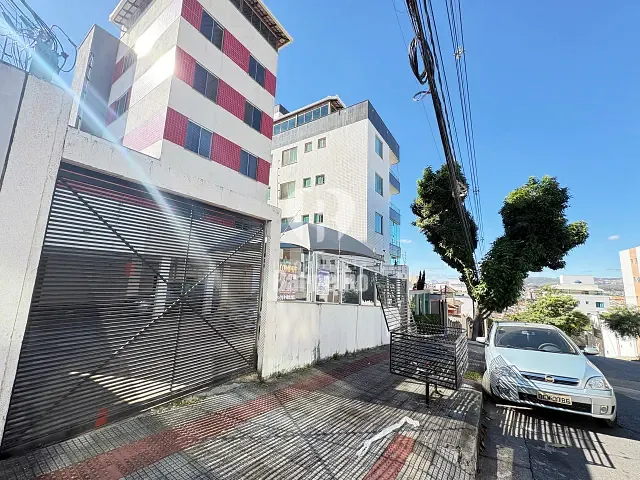 Apartamento 2 quartos e 1 banheiro, à venda, no bairro Diamante (Barreiro) em Belo Horizonte