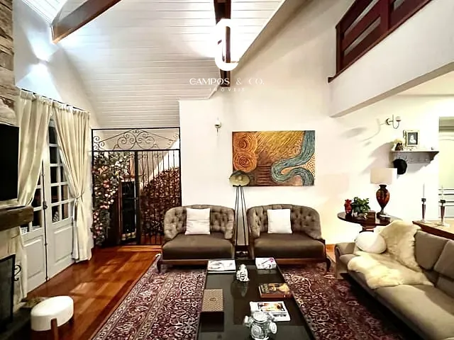 Apartamento 4 quartos e 6 banheiros, à venda, no bairro Vila Capivari em Campos Do Jordão