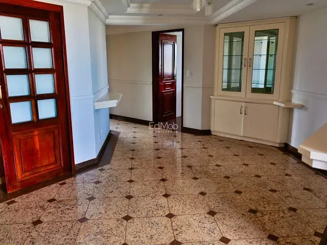 Apartamento com 449m² 5 quartos e 6 banheiros, à venda, no bairro Centro em Cascavel