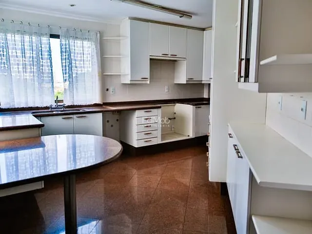 Apartamento com 449m² 5 quartos e 6 banheiros, à venda, no bairro Centro em Cascavel