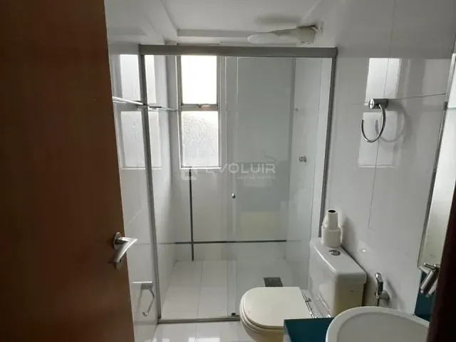 Apartamento 3 quartos e 3 banheiros, para alugar, no bairro Jardim Florença em Goiânia