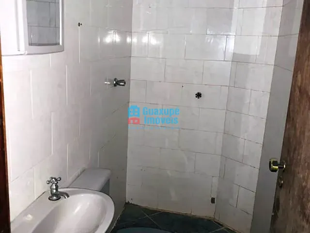 Apartamento com 20m² 1 quarto e 1 banheiro, para alugar, no bairro centro em GUAXUPÉ