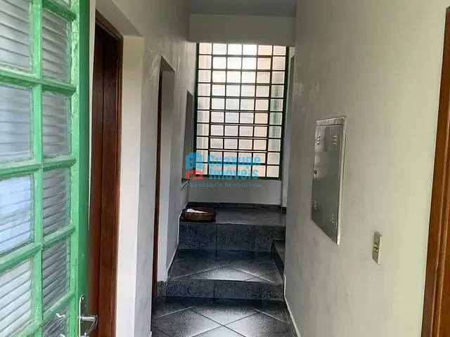 Apartamento com 20m² 1 quarto e 1 banheiro, para alugar, no bairro centro em GUAXUPÉ