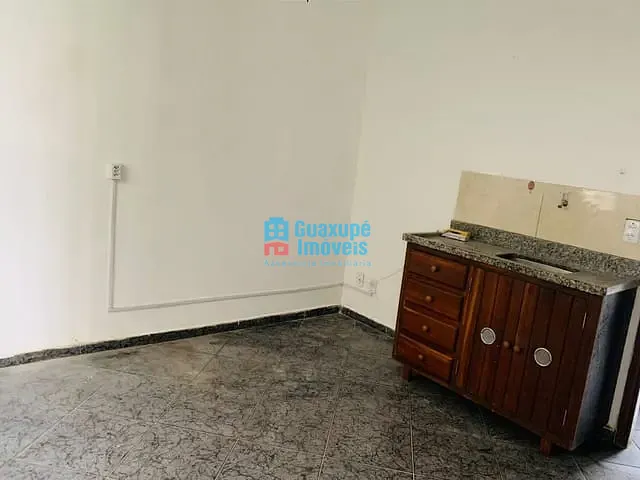 Apartamento com 20m² 1 quarto e 1 banheiro, para alugar, no bairro centro em GUAXUPÉ