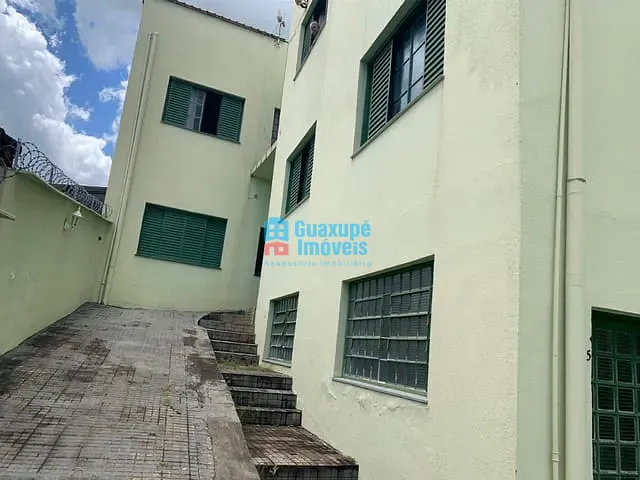 Apartamento com 20m² 1 quarto e 1 banheiro, para alugar, no bairro centro em GUAXUPÉ
