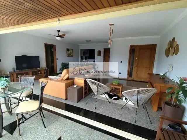 Apartamento com 234m² 3 quartos e 4 banheiros, à venda, no bairro Vila Fujita em Londrina
