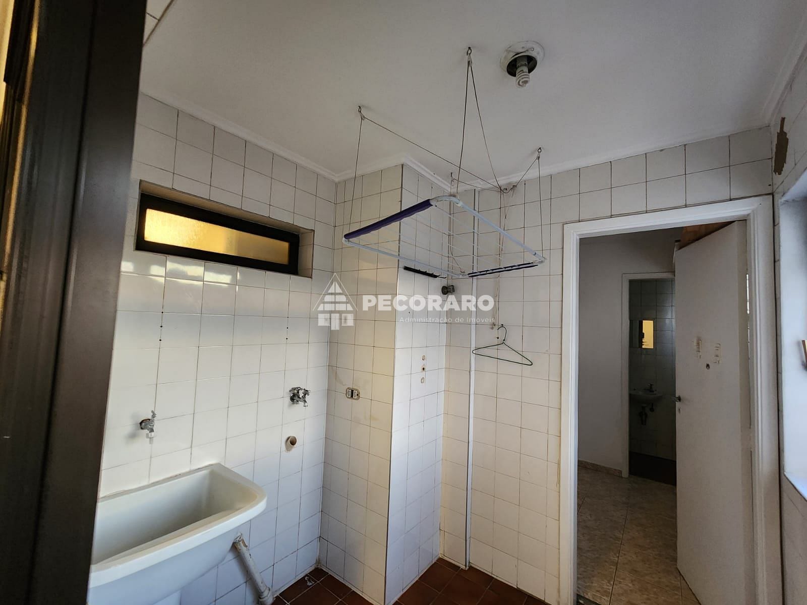 Apartamento para alugar com 3 quartos, 95m² - Foto 11