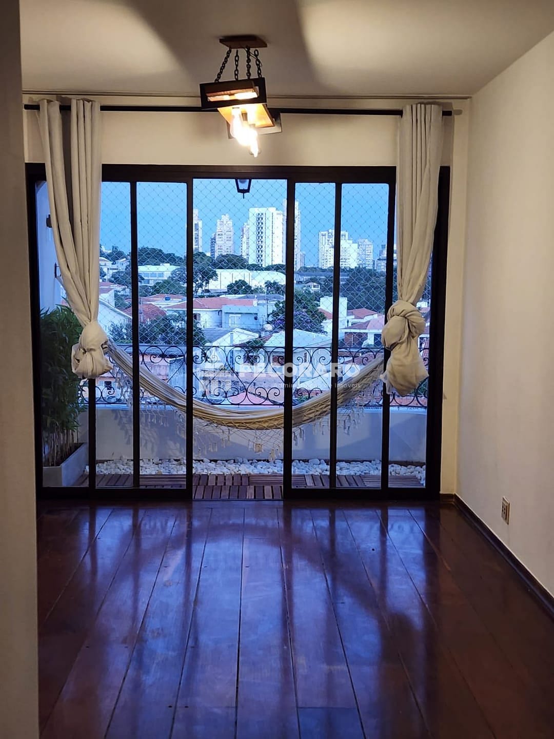 Apartamento para alugar com 3 quartos, 95m² - Foto 19