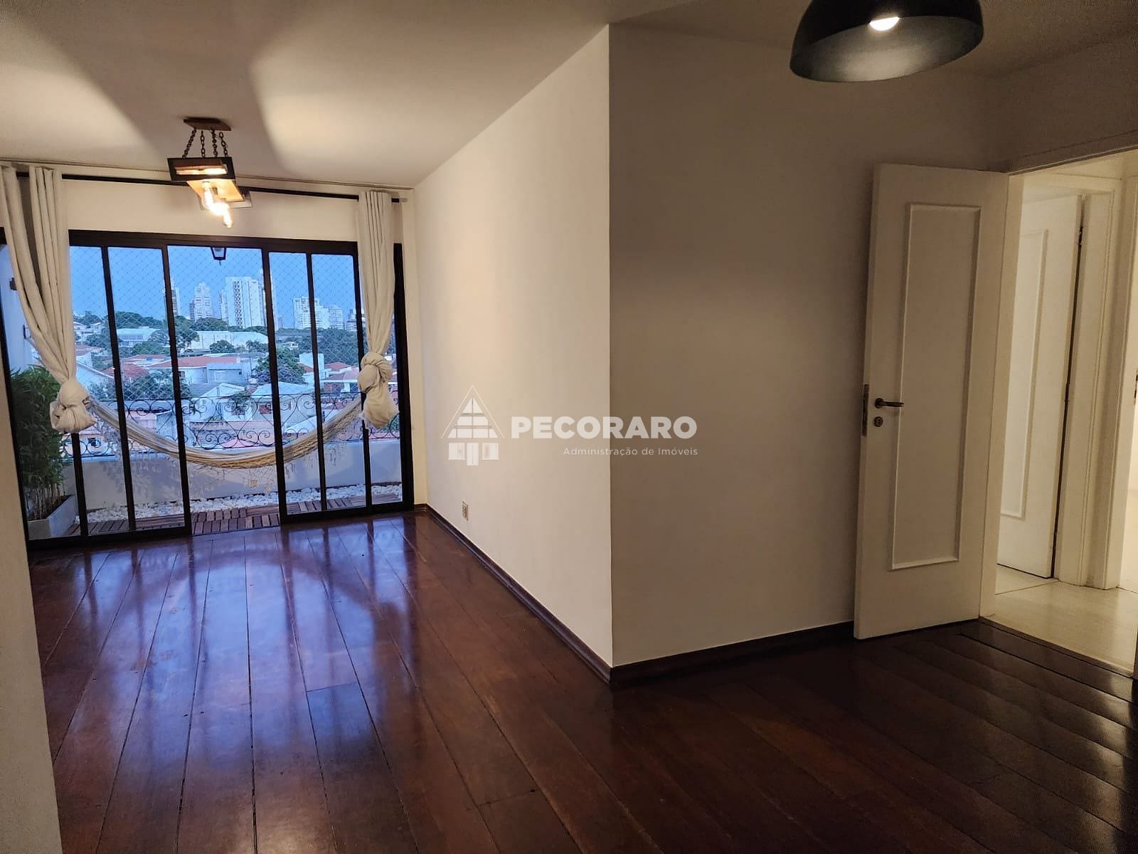 Apartamento para alugar com 3 quartos, 95m² - Foto 3