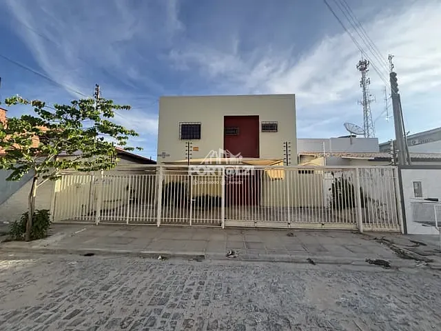 Apartamento 2 quartos e 2 banheiros, à venda, no bairro Vila Eduardo em Petrolina