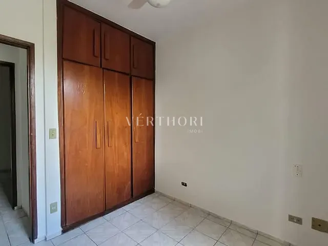 Apartamento com 76m² 3 quartos e 1 banheiro, à venda, no bairro Parque Residencial Alcântara em Londrina