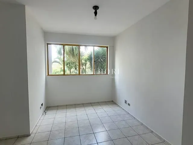 Apartamento com 76m² 3 quartos e 1 banheiro, à venda, no bairro Parque Residencial Alcântara em Londrina