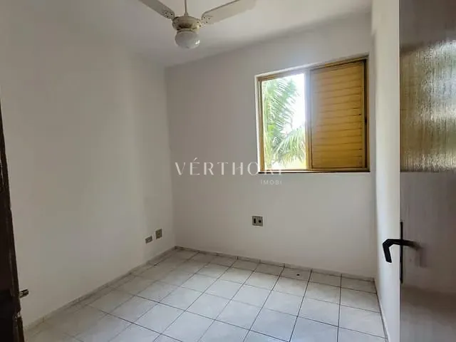 Apartamento com 76m² 3 quartos e 1 banheiro, à venda, no bairro Parque Residencial Alcântara em Londrina