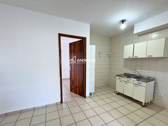Apartamento 1 quarto e 1 banheiro, para alugar, no bairro Centro em Apucarana