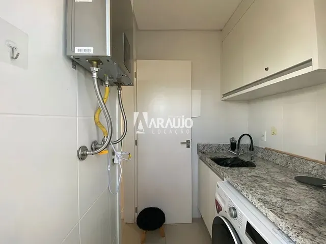 Apartamento 3 quartos e 2 banheiros, para alugar, no bairro São João em Itajaí