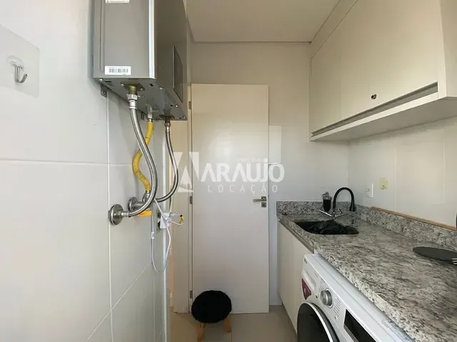 Apartamento 3 quartos e 2 banheiros, para alugar, no bairro São João em Itajaí