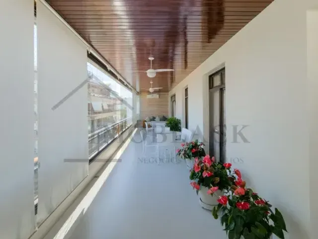 Apartamento com 240m² 4 quartos e 3 banheiros, à venda, no bairro Barra da Tijuca em Rio de Janeiro