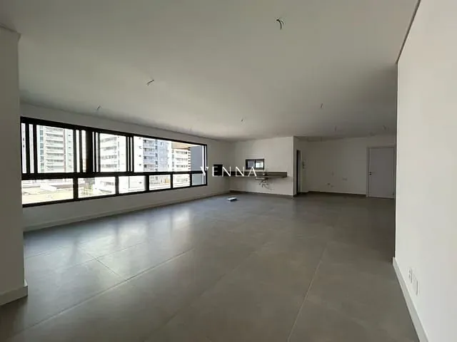 Apartamento com 271m² 3 quartos e 4 banheiros, à venda, no bairro Gleba Fazenda Palhano em Londrina
