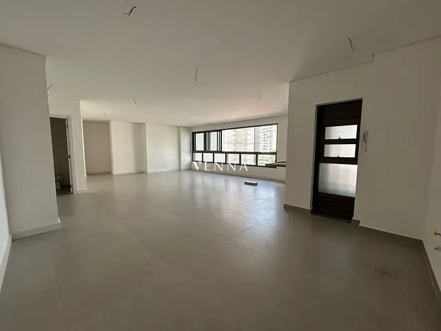 Apartamento com 271m² 3 quartos e 4 banheiros, à venda, no bairro Gleba Fazenda Palhano em Londrina