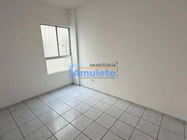 Apartamento 2 quartos e 1 banheiro, para alugar, no bairro Várzea em Recife