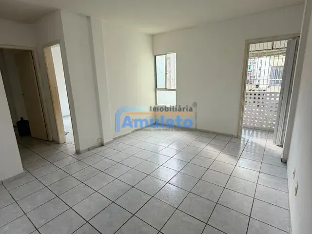 Apartamento 2 quartos e 1 banheiro, para alugar, no bairro Várzea em Recife